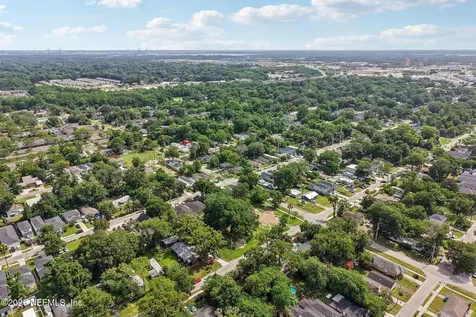 8306 Eaton Avenue Jacksonville FL 32211