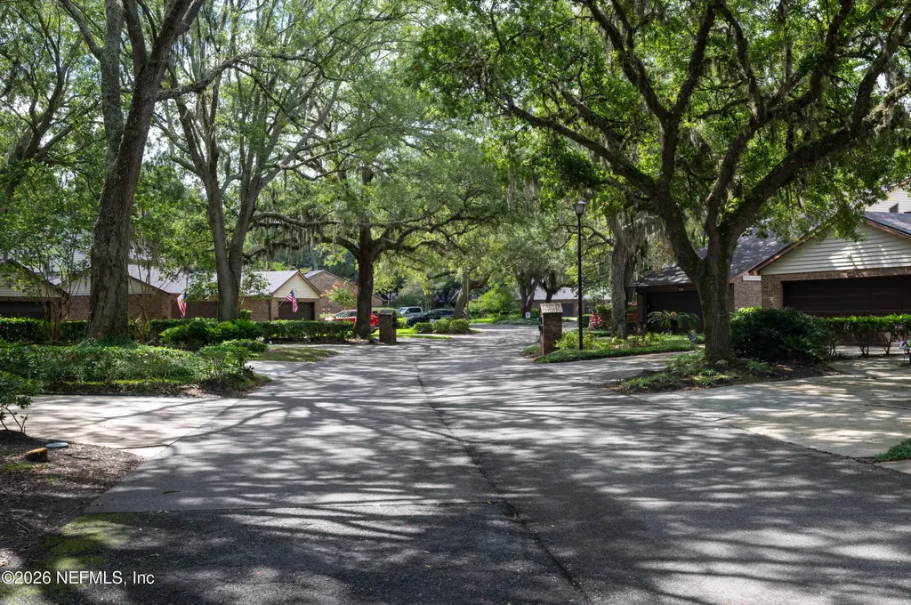 4251 Monument Road Jacksonville FL 32225