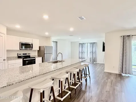 10310 Greystone Drive Glen St. Mary FL 32040