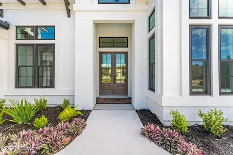 9149 Woodsman Cove Lane Jacksonville FL 32226