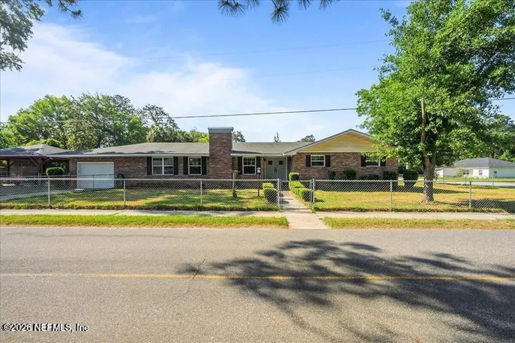 226 E Minnesota Avenue Macclenny FL 32063