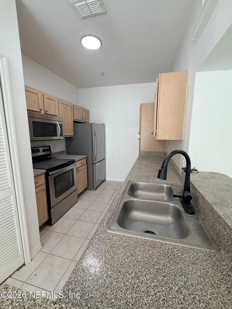 7800 Point Meadows Drive Jacksonville FL 32256