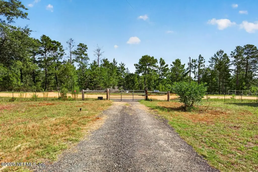 323 Lily Trail Interlachen FL 32148