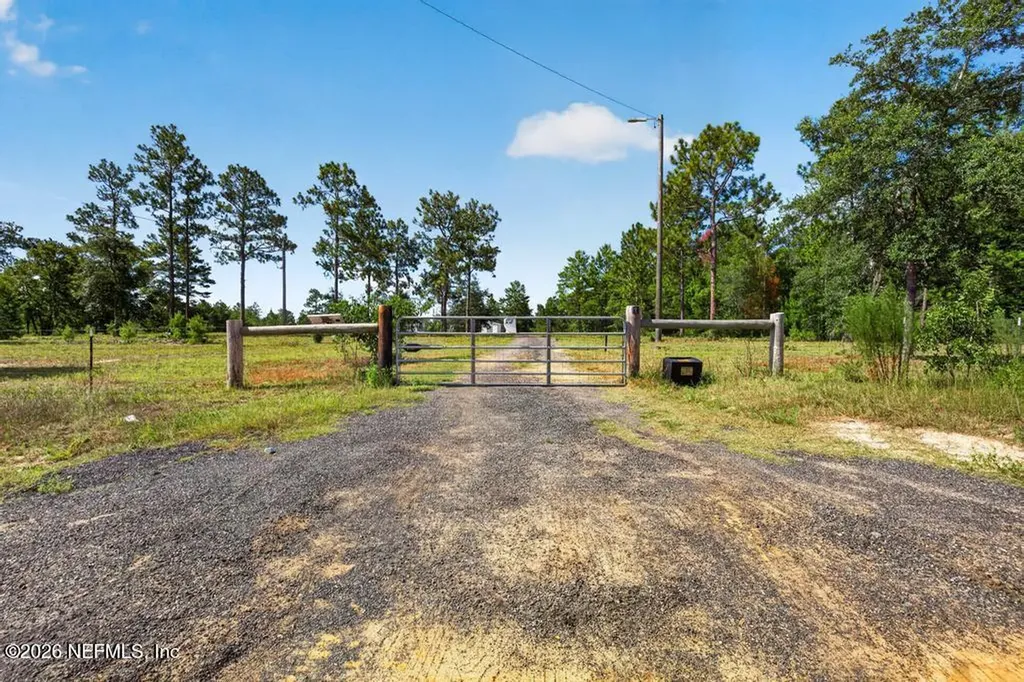 323 Lily Trail Interlachen FL 32148