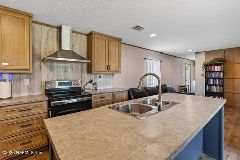 323 Lily Trail Interlachen FL 32148