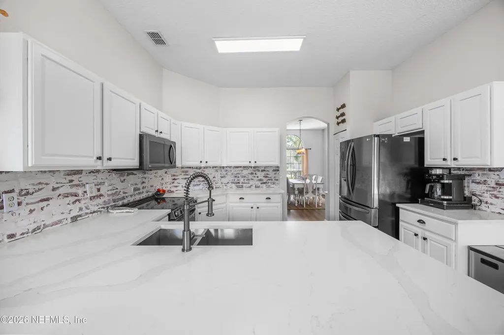 5851 Las Counts Court Jacksonville FL 32222