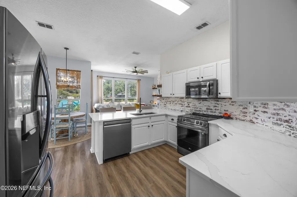 5851 Las Counts Court Jacksonville FL 32222