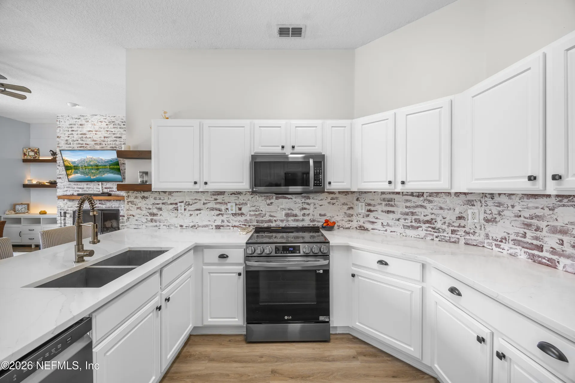 5851 Las Counts Court Jacksonville FL 32222