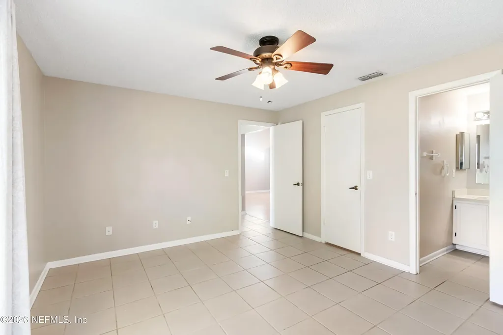 8234 Daisy Lane N Jacksonville FL 32244