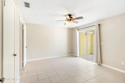 8234 Daisy Lane N Jacksonville FL 32244