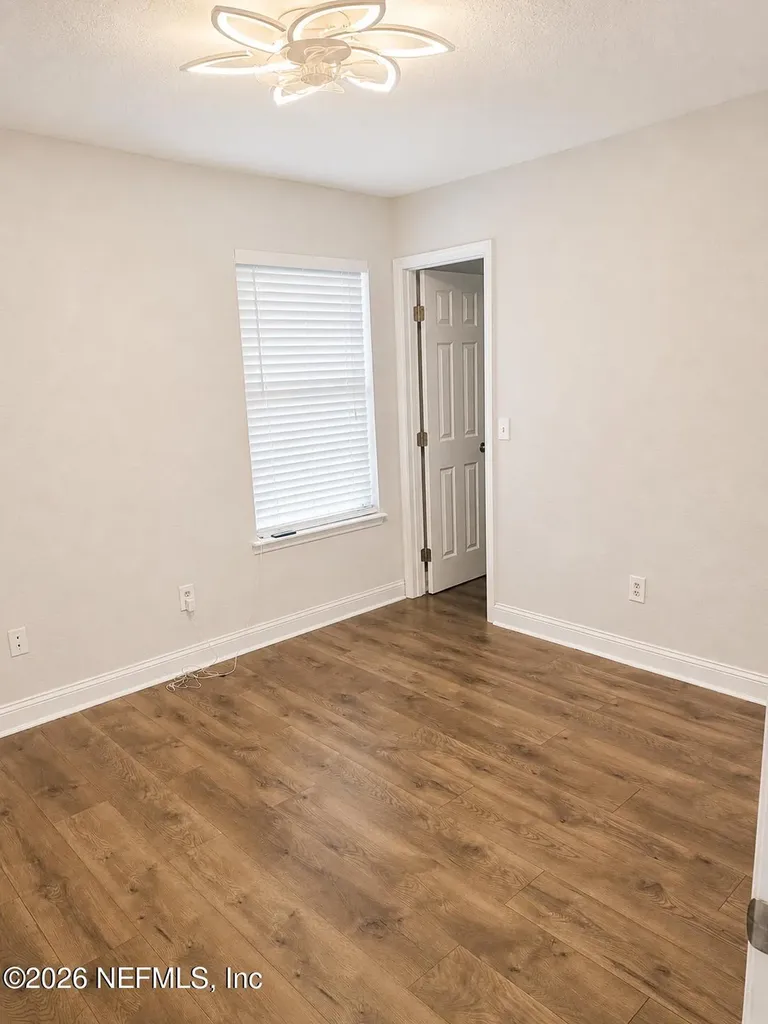 7945 Macinnes Dr Drive Jacksonville FL 32244