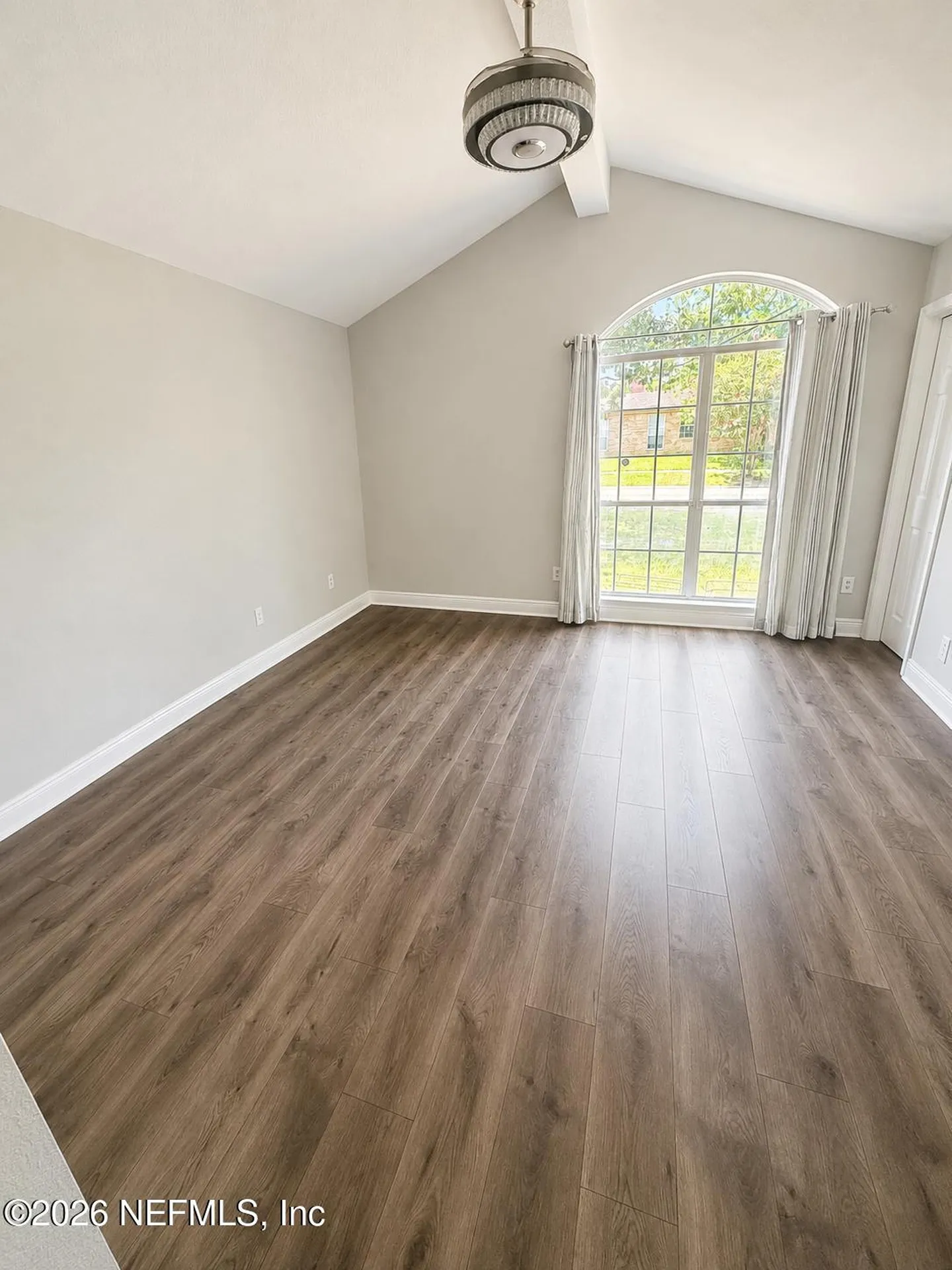 7945 Macinnes Dr Drive Jacksonville FL 32244