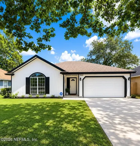 7945 Macinnes Dr Drive Jacksonville FL 32244