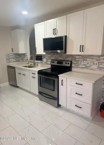 7945 Macinnes Dr Drive Jacksonville FL 32244