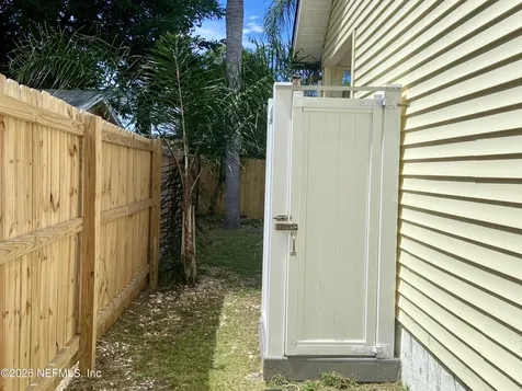 561 Upper 8th Avenue S Jacksonville Beach FL 32250