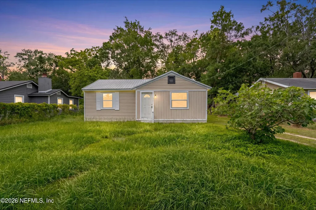 3267 Sunnybrook Avenue N Jacksonville FL 32254