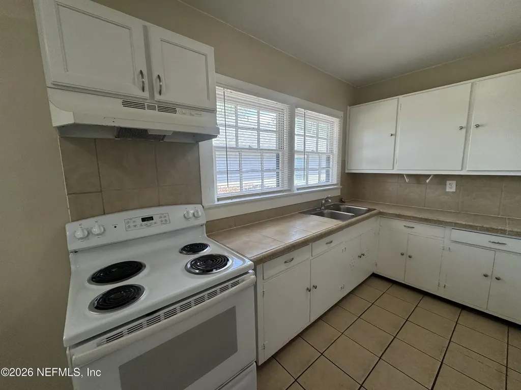 8277 Cheryl Ann Lane Jacksonville FL 32244