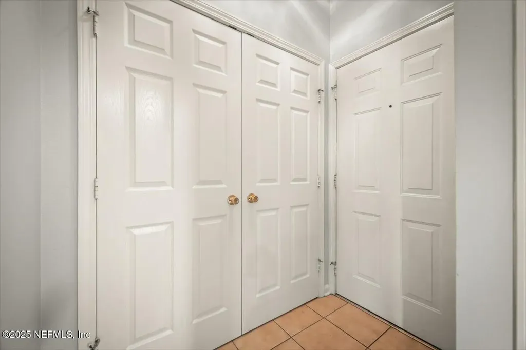 7990 Baymeadows Road E Jacksonville FL 32256
