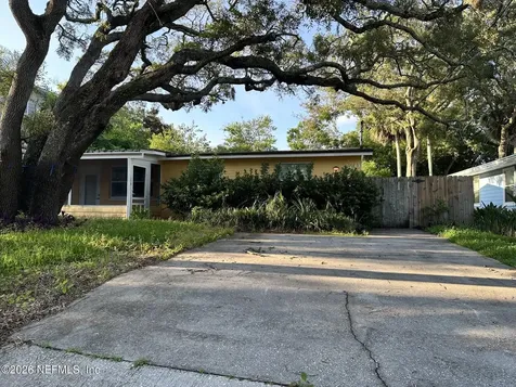 370 1st Street Atlantic Beach FL 32233