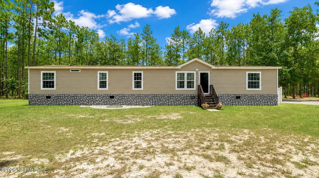 105 Buck Run Trail Hawthorne FL 32640