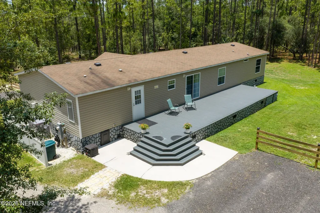 105 Buck Run Trail Hawthorne FL 32640