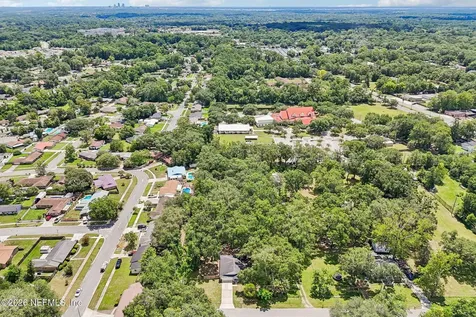 1609 Derito Drive Jacksonville FL 32221