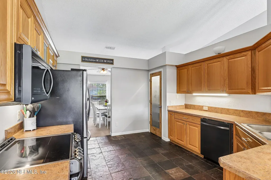 3178 Wavering Lane Middleburg FL 32068