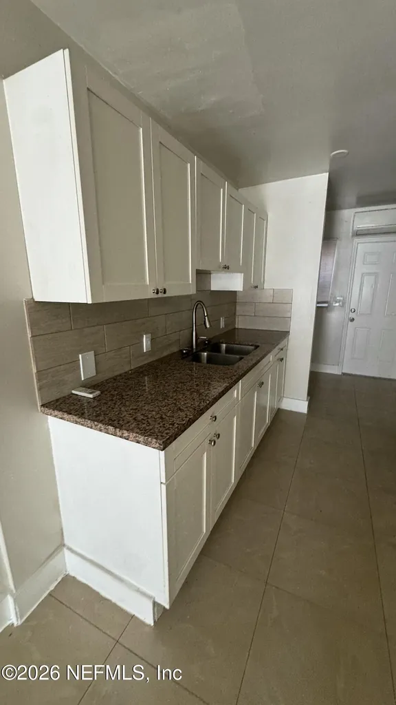 1042/1052 Maynard Street Jacksonville FL 32208