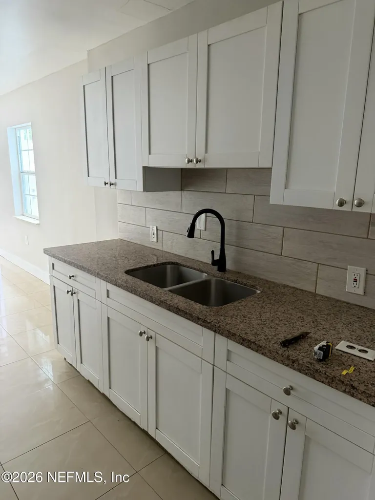 1042/1052 Maynard Street Jacksonville FL 32208