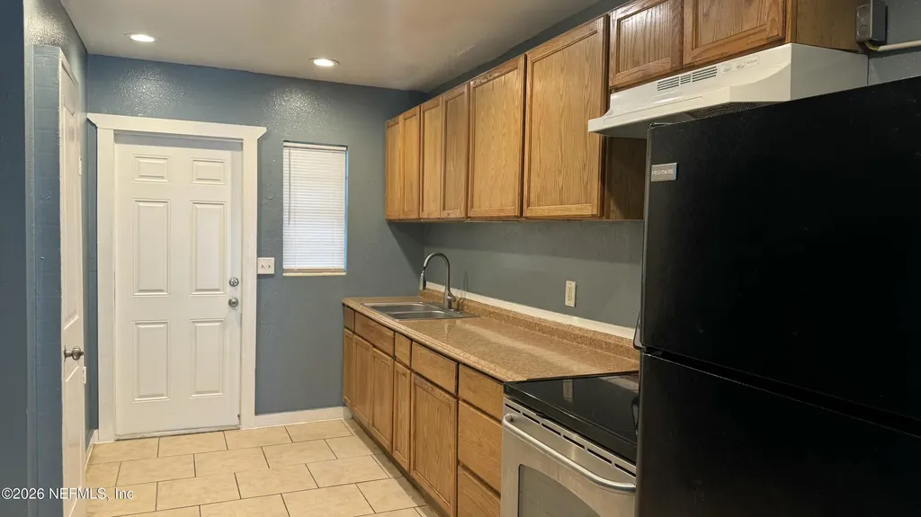 1042/1052 Maynard Street Jacksonville FL 32208