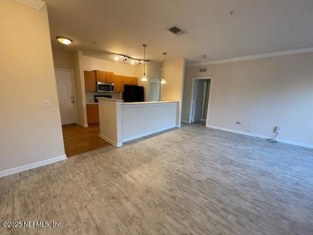 8290 Gate Parkway W Jacksonville FL 32216
