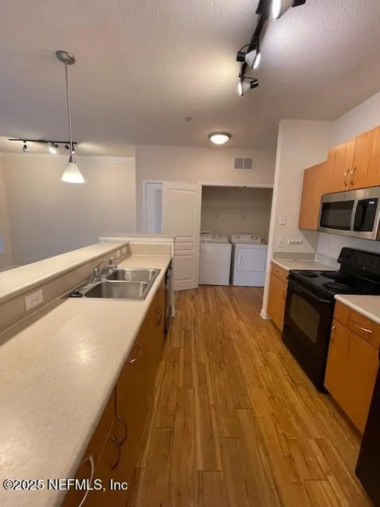 8290 Gate Parkway W Jacksonville FL 32216