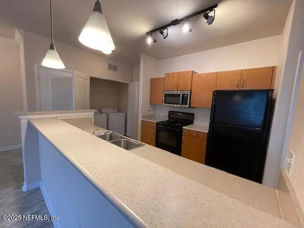 8290 Gate Parkway W Jacksonville FL 32216