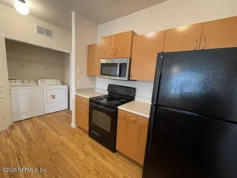 8290 Gate Parkway W Jacksonville FL 32216