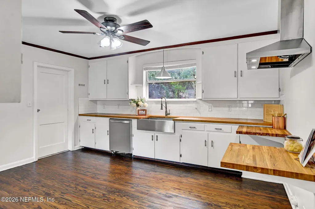 1353 Live Oak Lane Jacksonville FL 32207