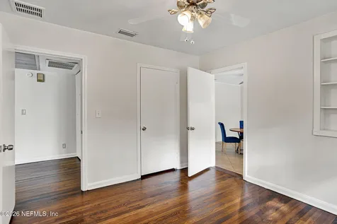 1353 Live Oak Lane Jacksonville FL 32207