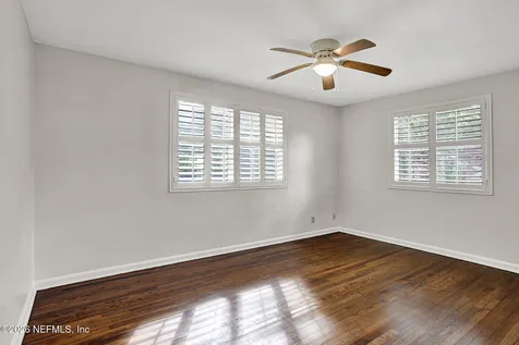 1353 Live Oak Lane Jacksonville FL 32207
