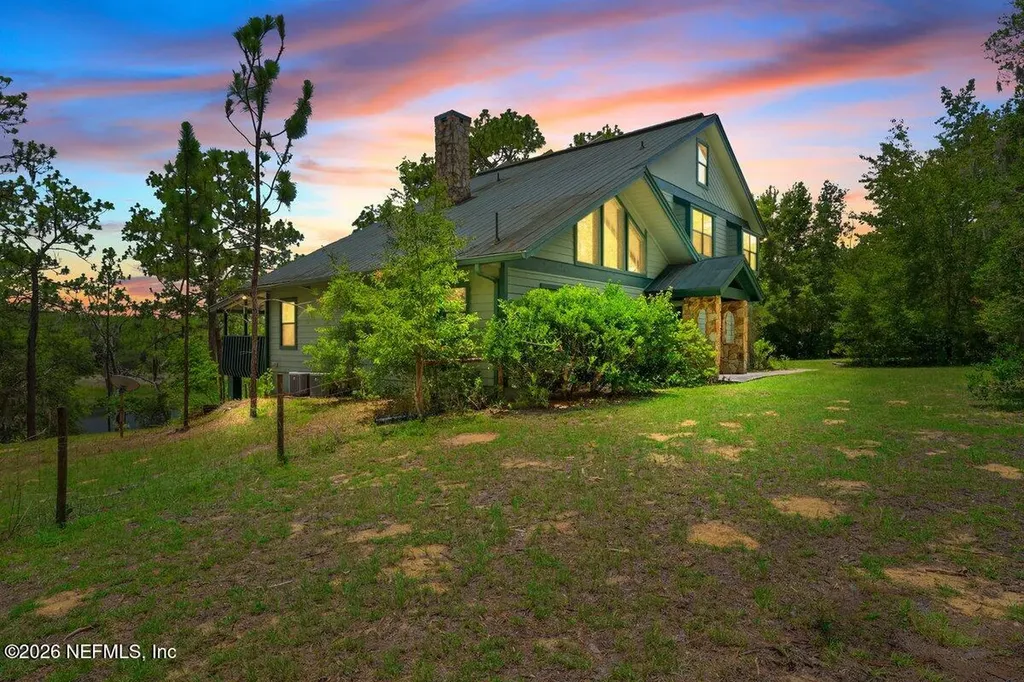 251 Cue Lake Drive Hawthorne FL 32640