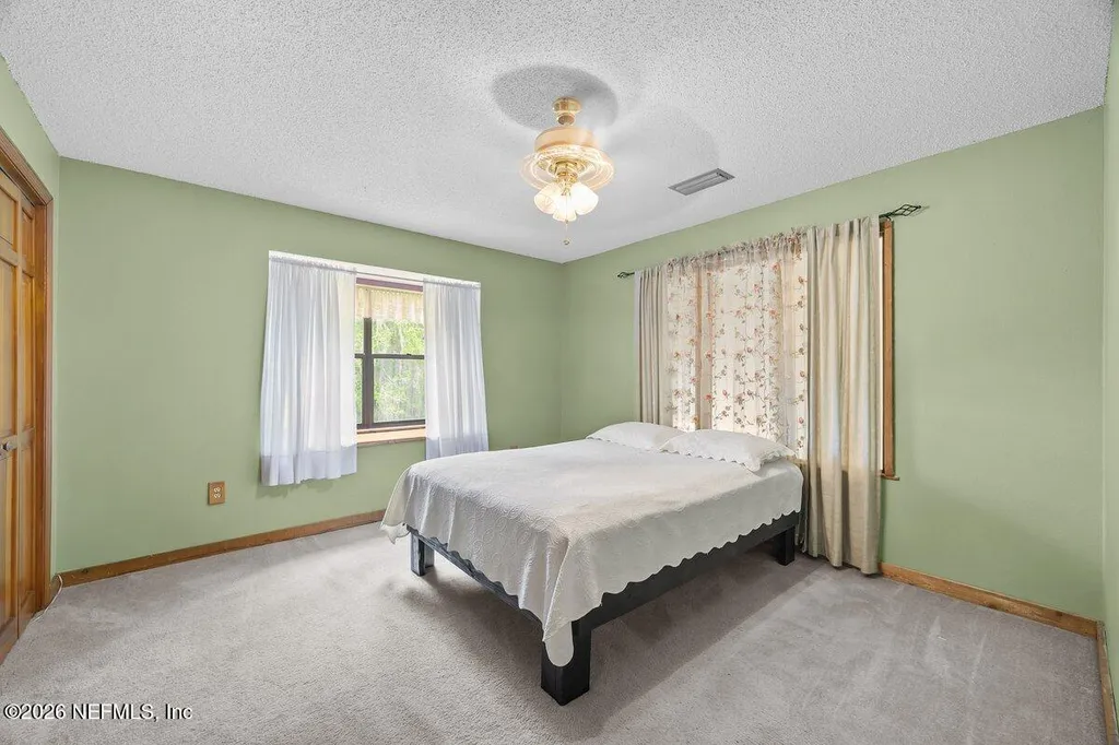 251 Cue Lake Drive Hawthorne FL 32640