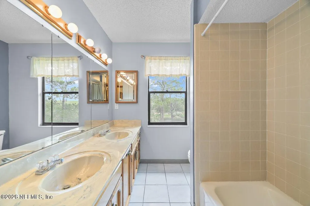 251 Cue Lake Drive Hawthorne FL 32640