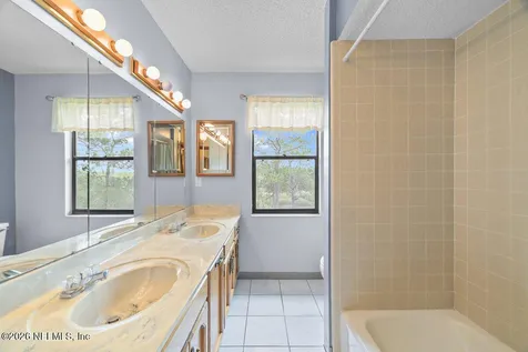 251 Cue Lake Drive Hawthorne FL 32640