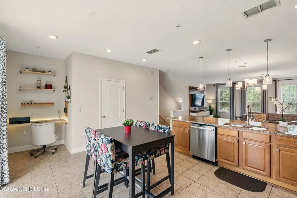 4372 Ellipse Drive Jacksonville FL 32246
