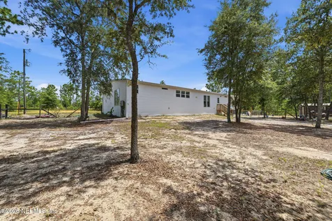 132 Lake Lucy Court Interlachen FL 32148