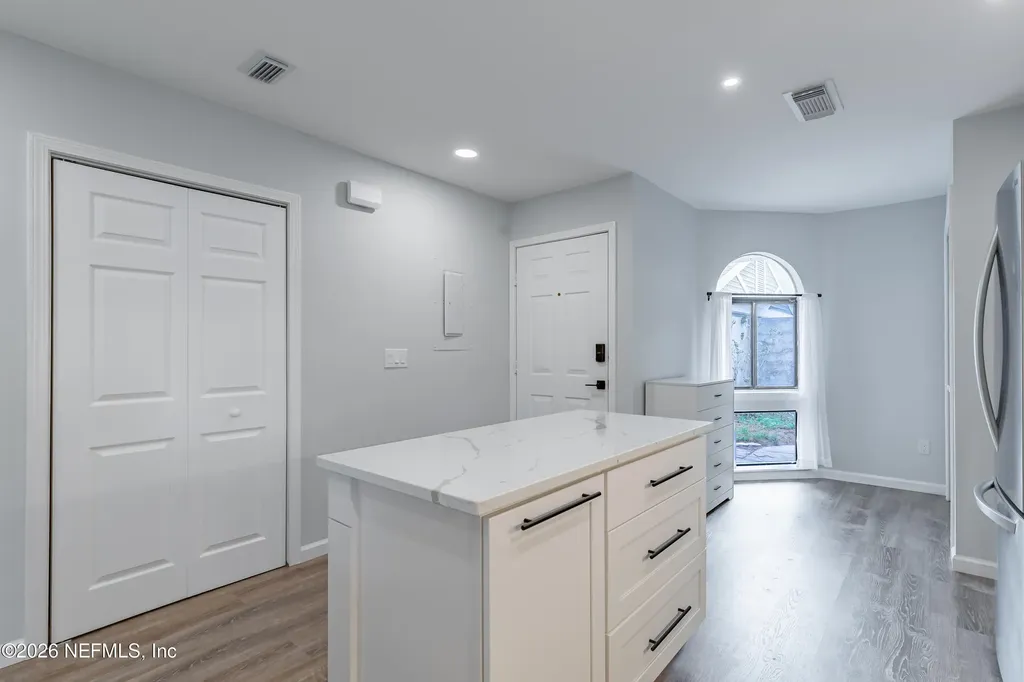 8118 Baymeadows Circle Jacksonville FL 32256
