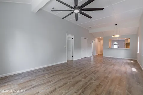 8118 Baymeadows Circle Jacksonville FL 32256