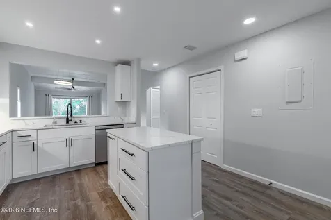 8118 Baymeadows Circle Jacksonville FL 32256