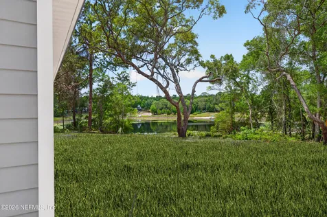 251 Swan Lake Drive Melrose FL 32666