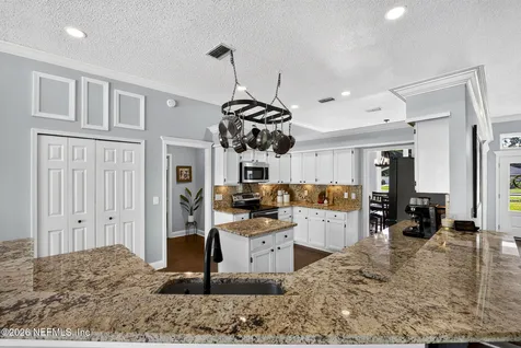 1100 Creekwood Way N St. Johns FL 32259
