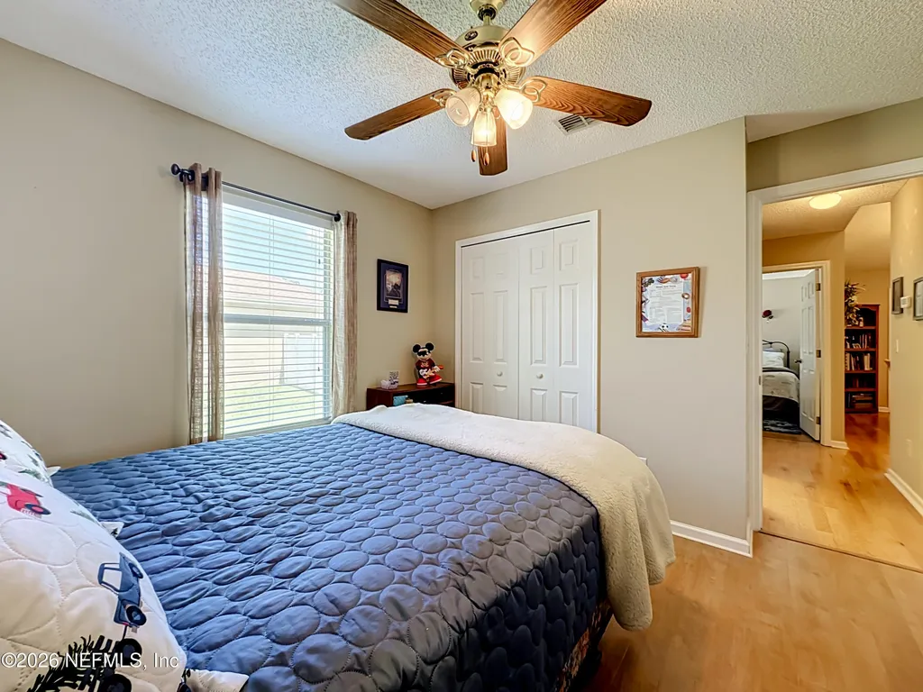 9243 Dale View Lane W Jacksonville FL 32225