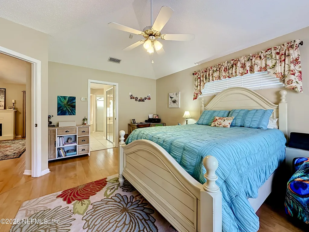 9243 Dale View Lane W Jacksonville FL 32225
